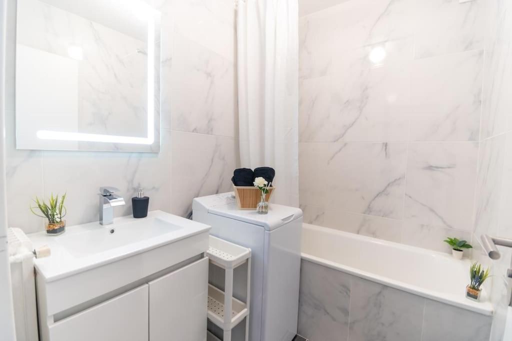 Le Citadin-T1-28M2-Pte Paris M7 Le Kremlin-Bicêtre Exterior foto